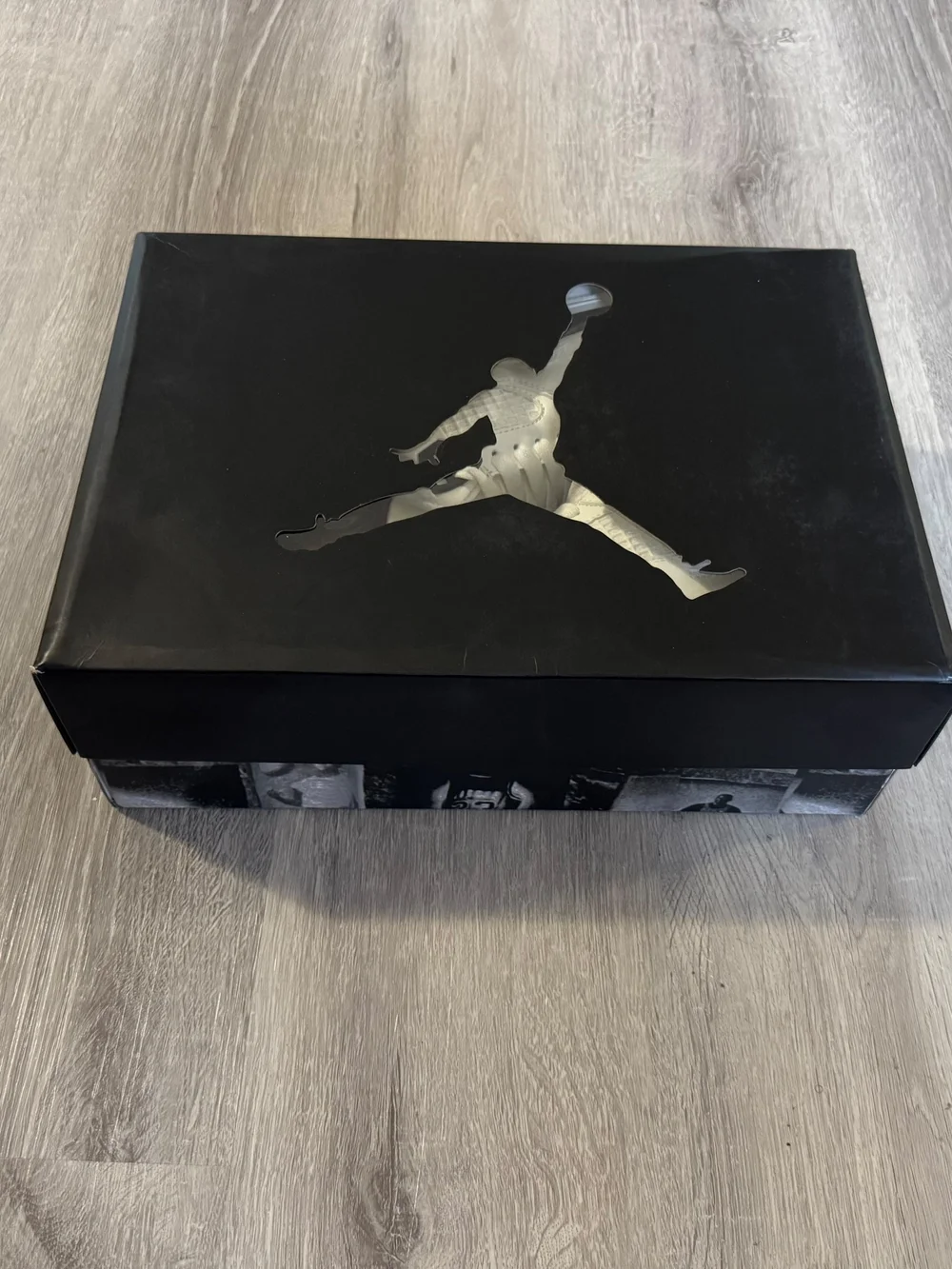 Jordan White Black Red Retro4 Sneakers